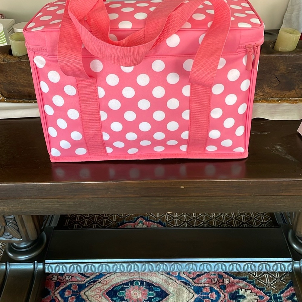 ⭐️HOST PICK🌟Gorgeous Kate Spade Pink and White Insulated Cooler Bag NWT - Picture 5 of 9
